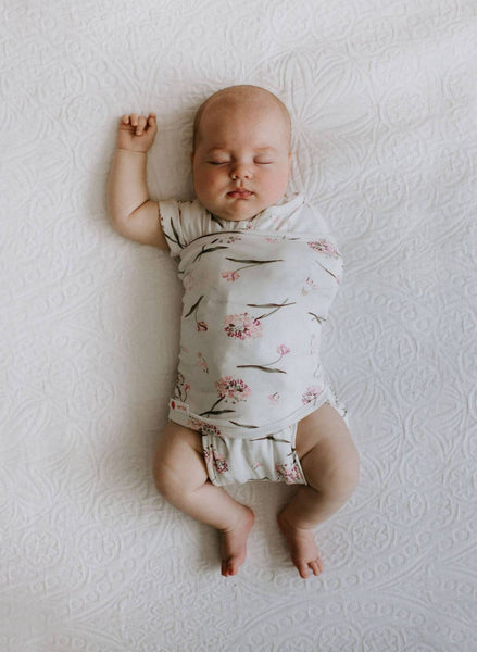 Transitional 2-Way Swaddle Out (3-6M) - Clustered Flowers